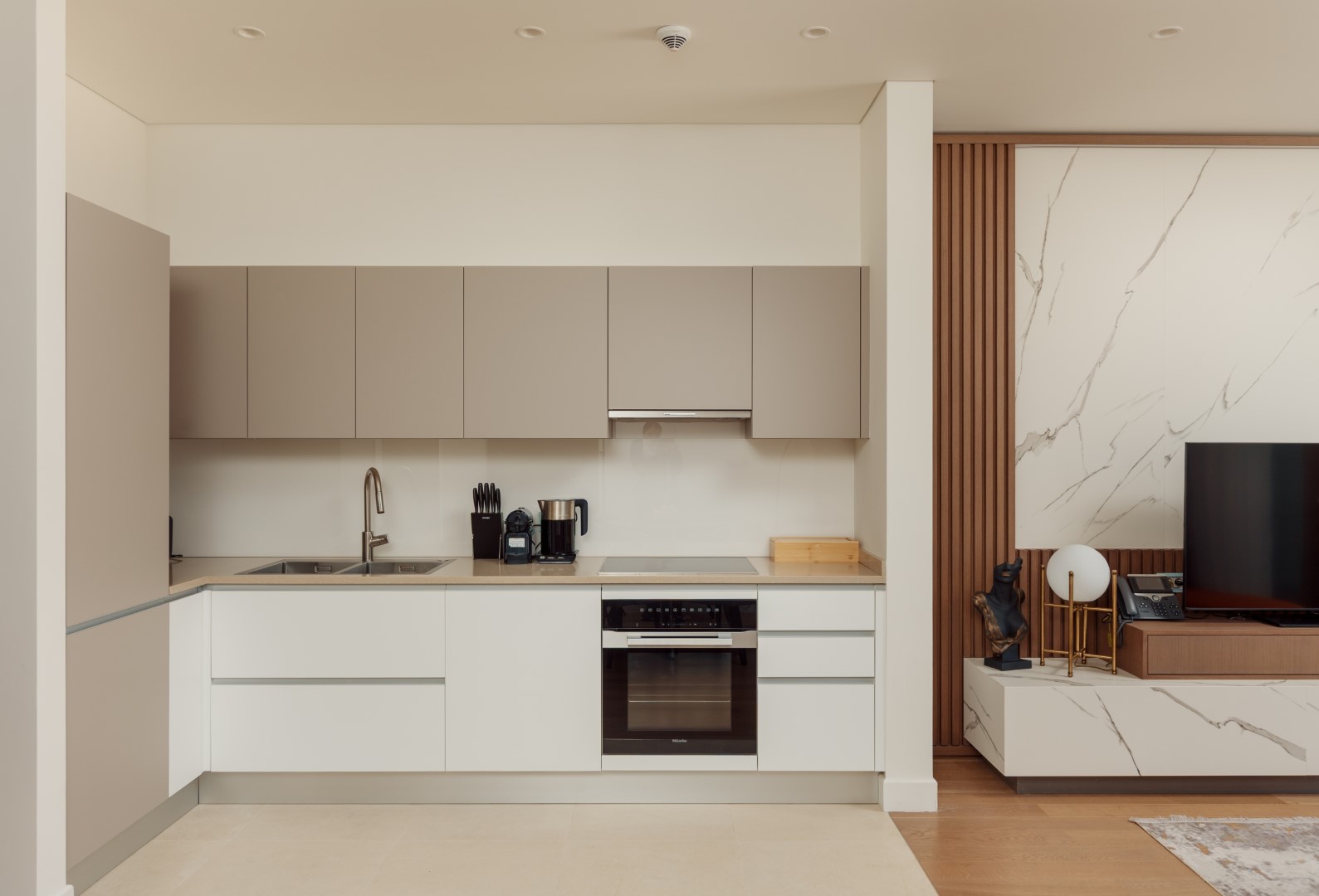 Mieszkanie 2 pokoi 82 m² Kumbor, Czarnogóra