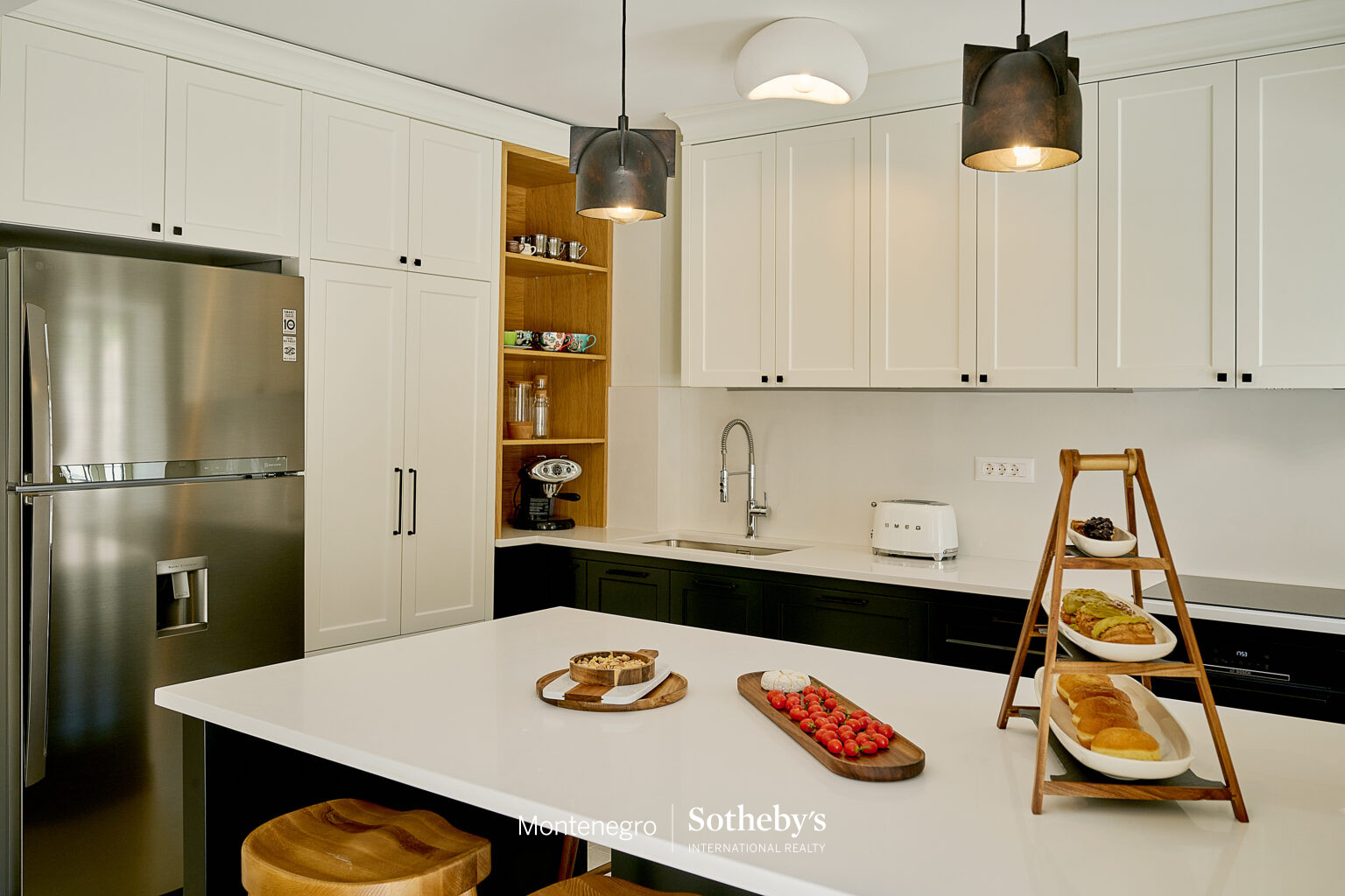 Family House Dobrota For Rent