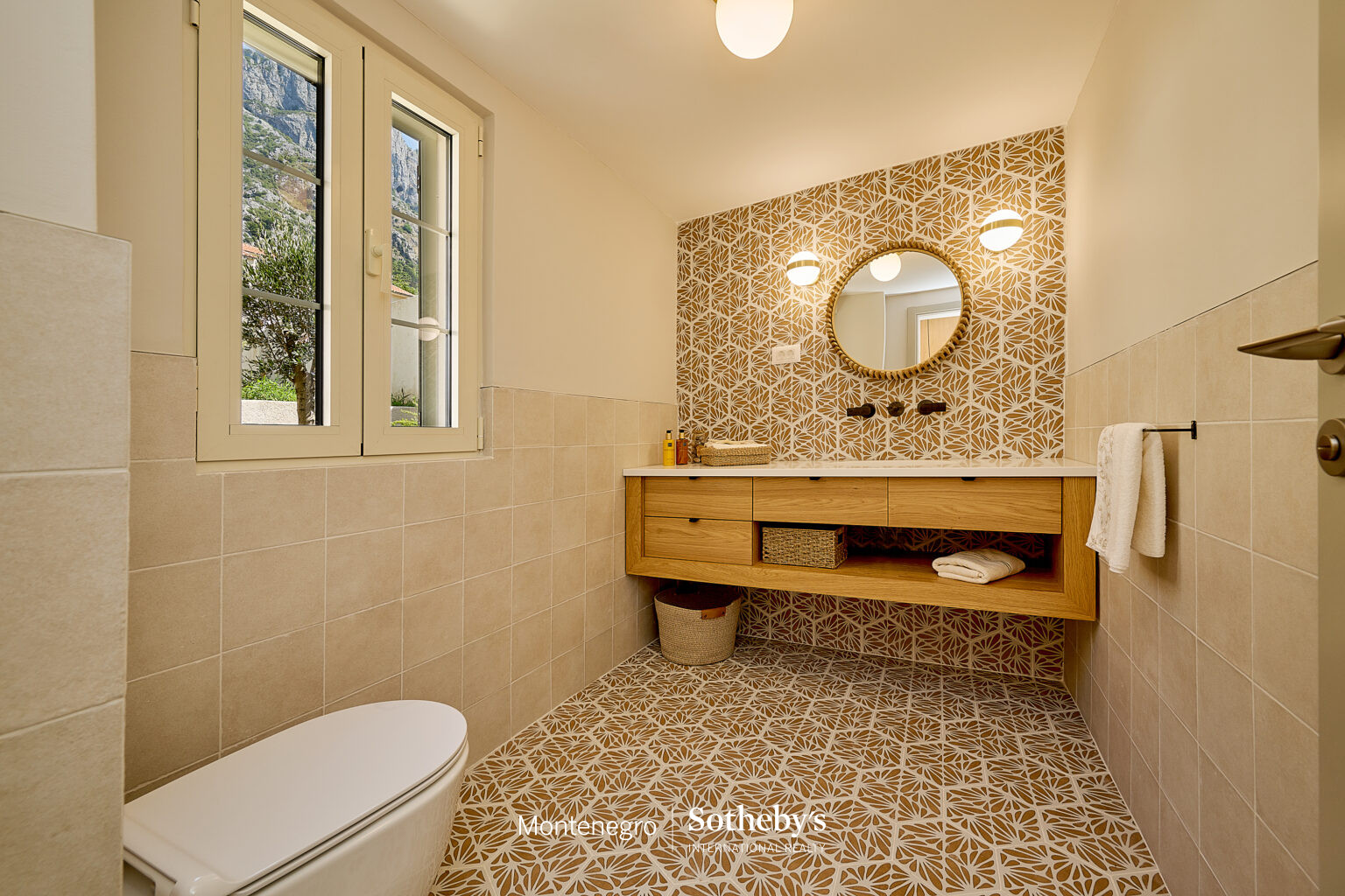 Family House Dobrota For Rent