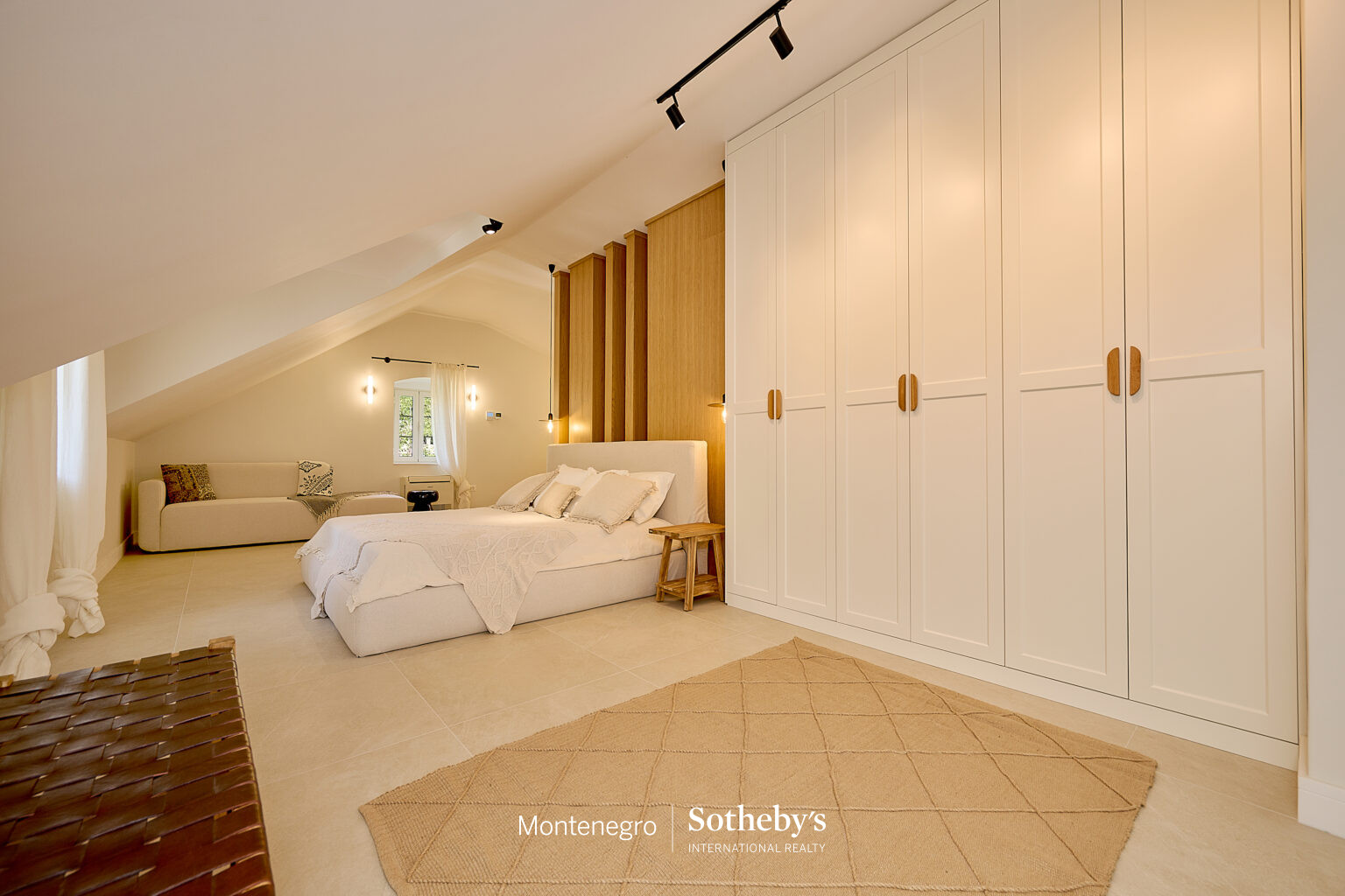 Family House Dobrota For Rent