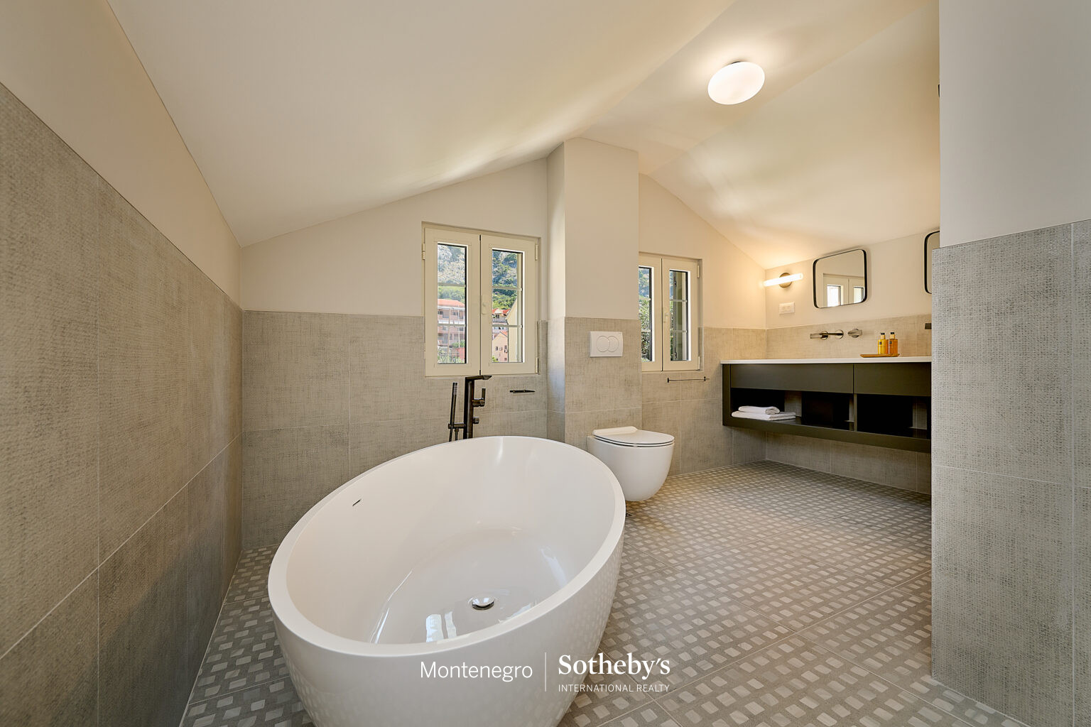 Family House Dobrota For Rent