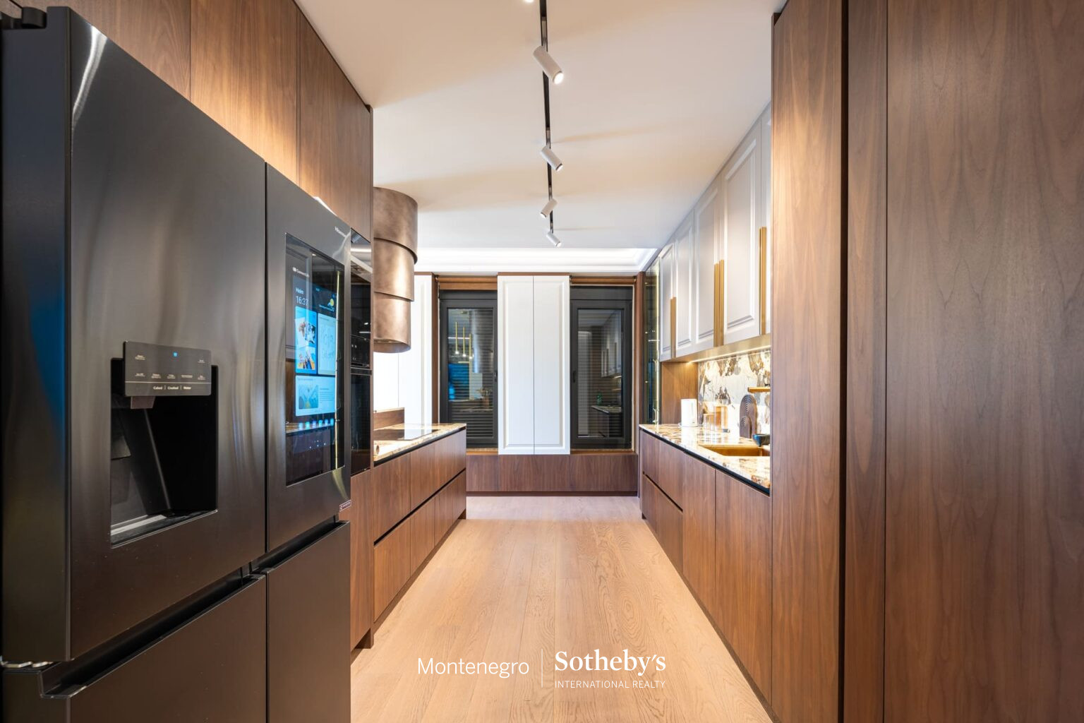 Luxury Two Bedroom Apartment