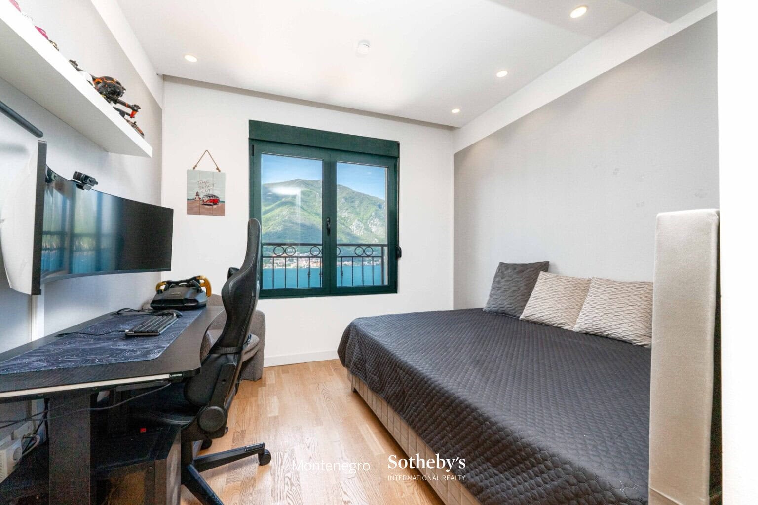 2-bdr apartment near the sea, Dobrota