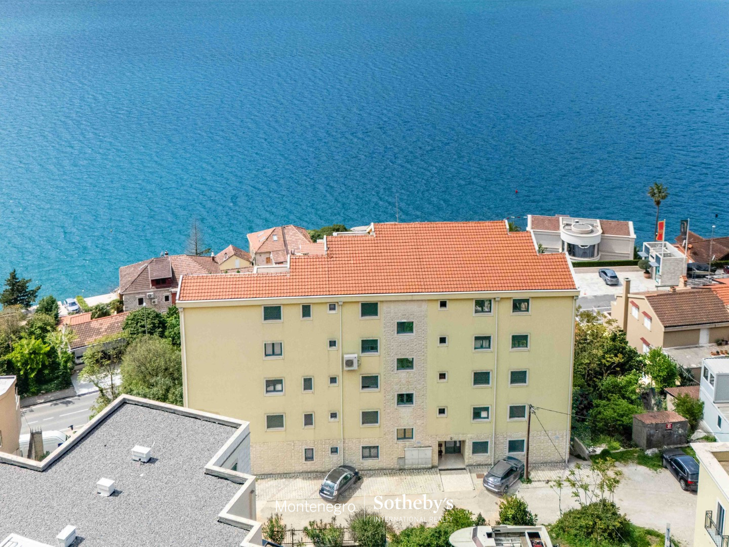 2-bdr apartment near the sea, Dobrota