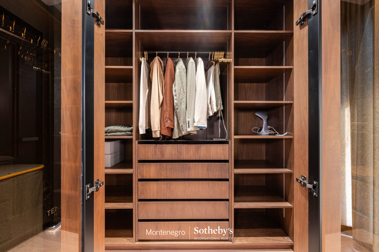 Luxury Two Bedroom Apartment