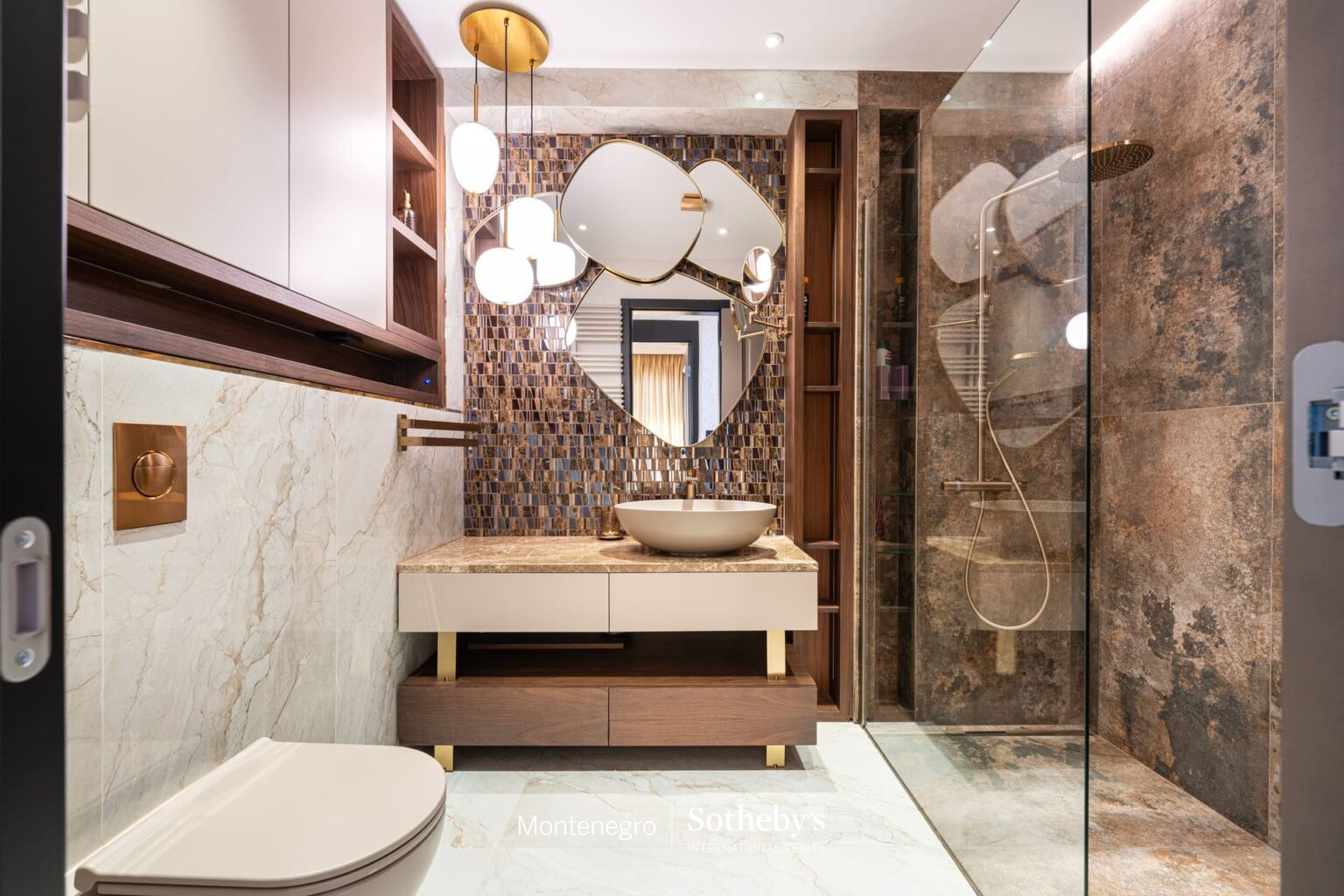 Luxury Two Bedroom Apartment