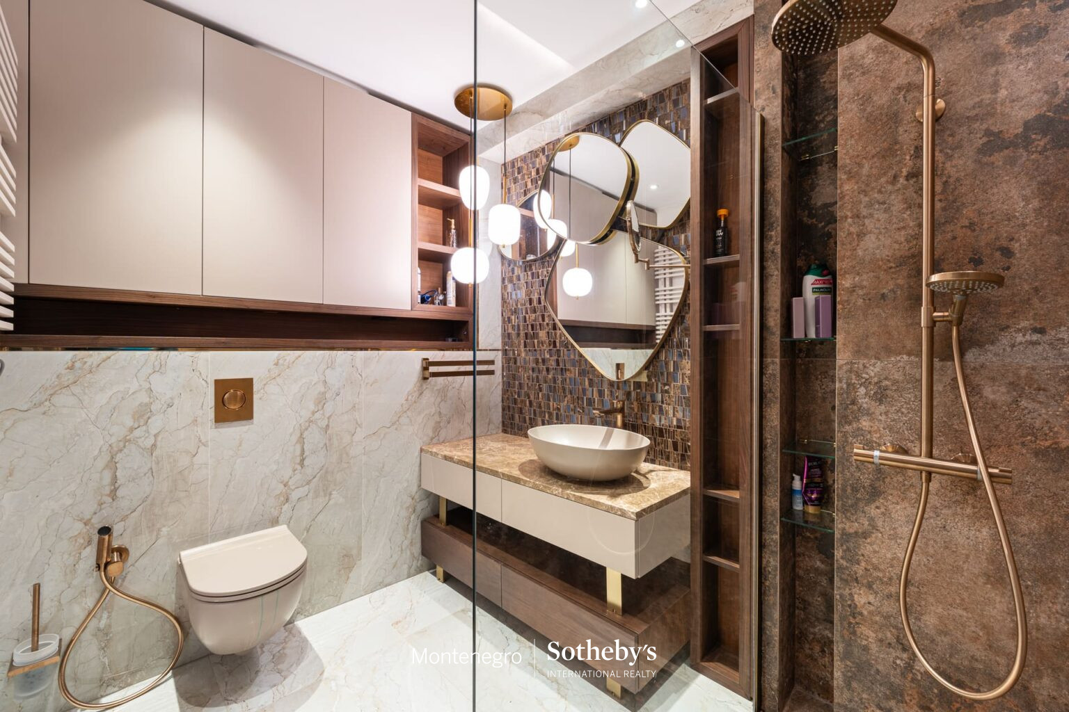 Luxury Two Bedroom Apartment