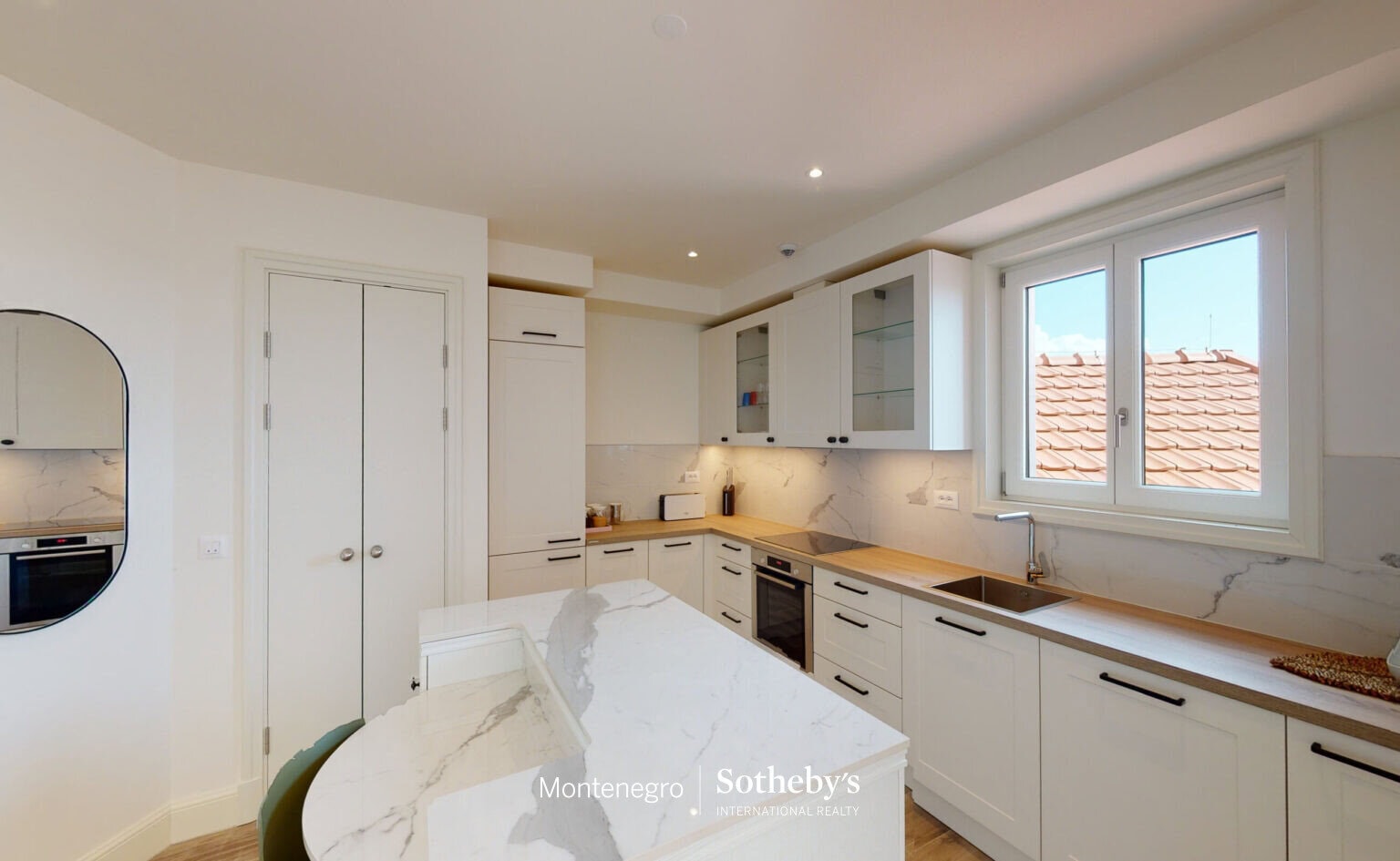 Furnished One-bedroom apartment Lustica Bay