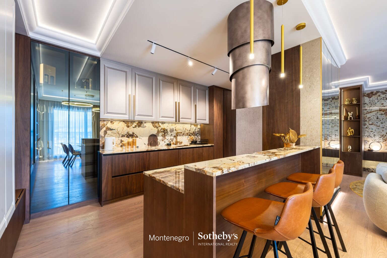 Luxury Two Bedroom Apartment