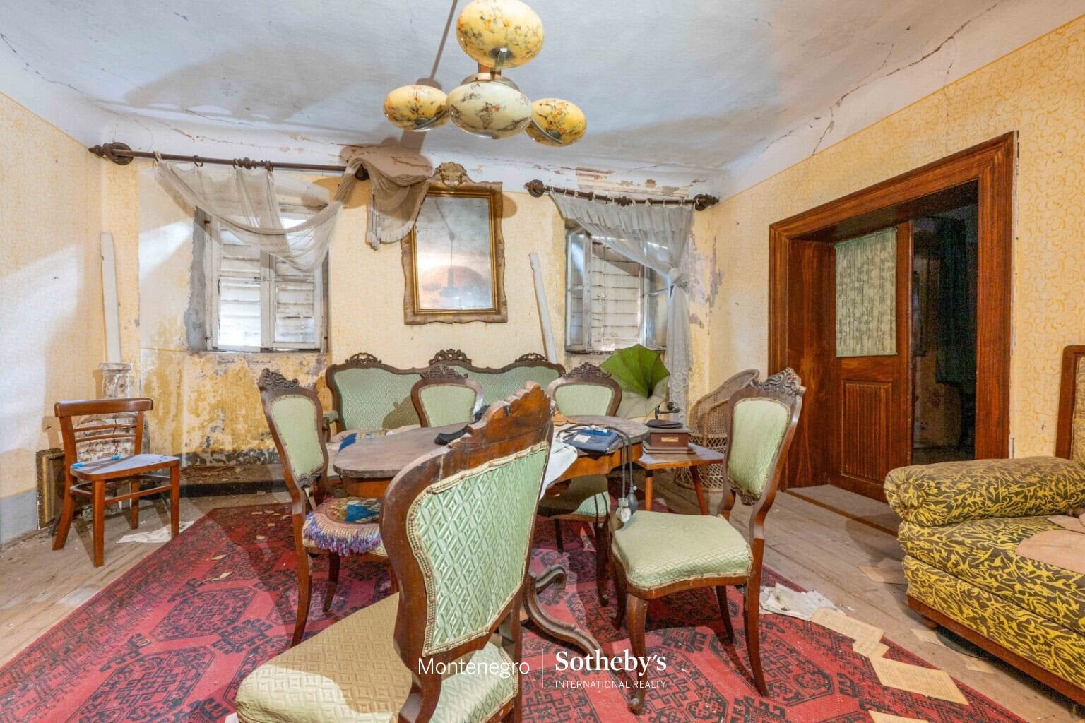 Waterfront stone palace for renovation, Prcanj