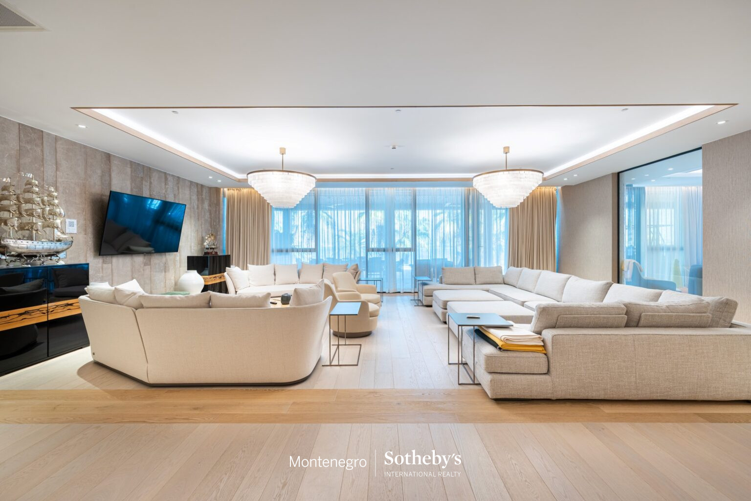 Premium Five-Bedroom Apartment Tivat