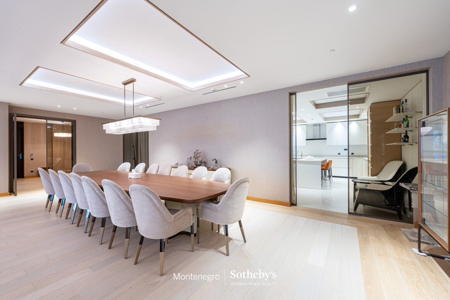 Premium Five-Bedroom Apartment Tivat