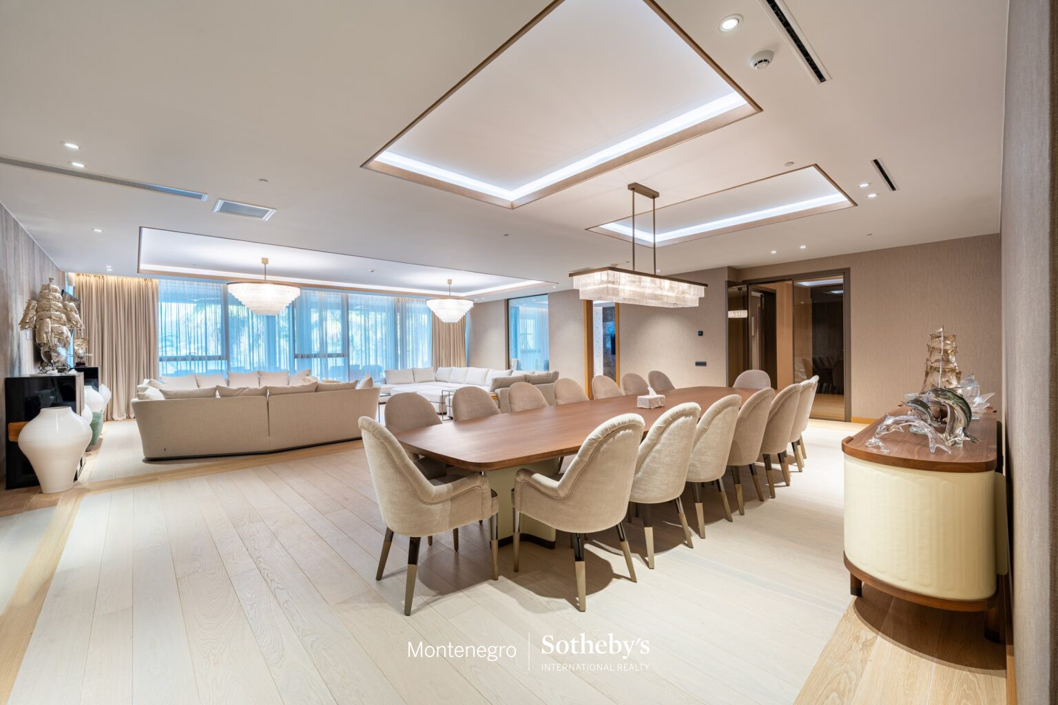 Premium Five-Bedroom Apartment Tivat