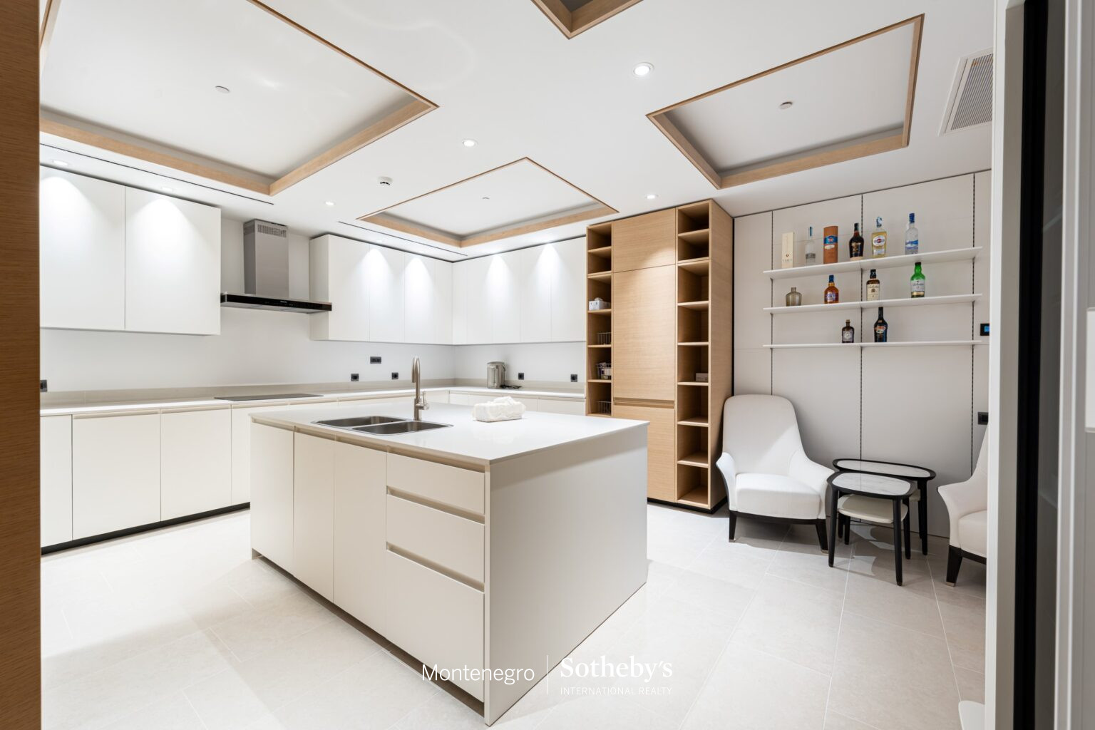 Premium Five-Bedroom Apartment Tivat