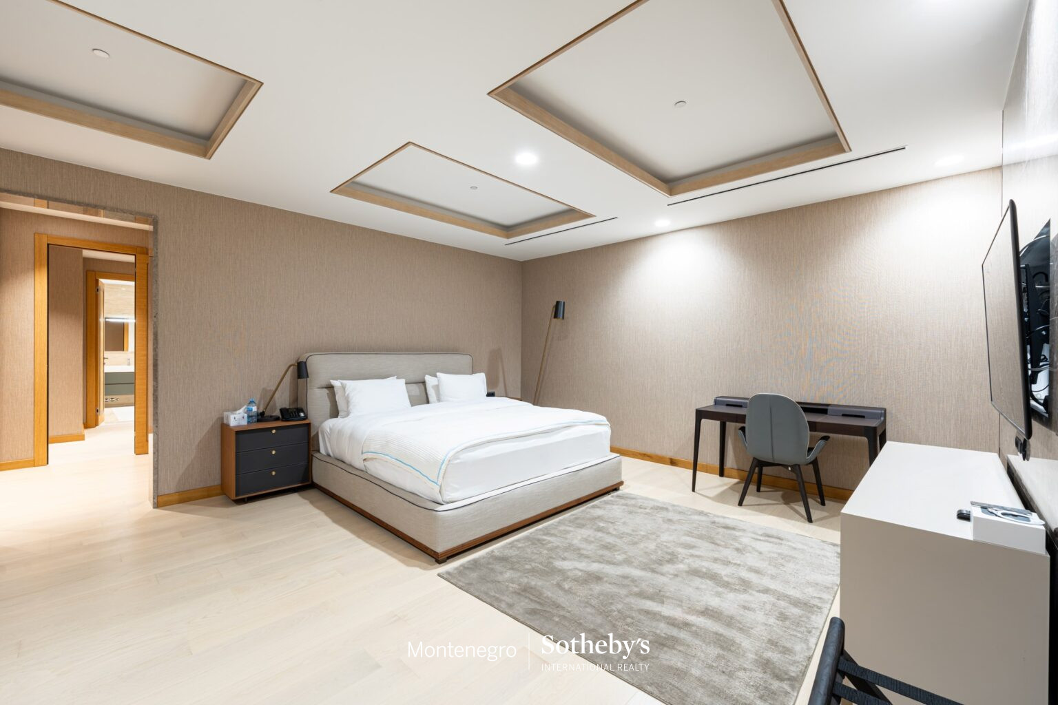 Premium Five-Bedroom Apartment Tivat