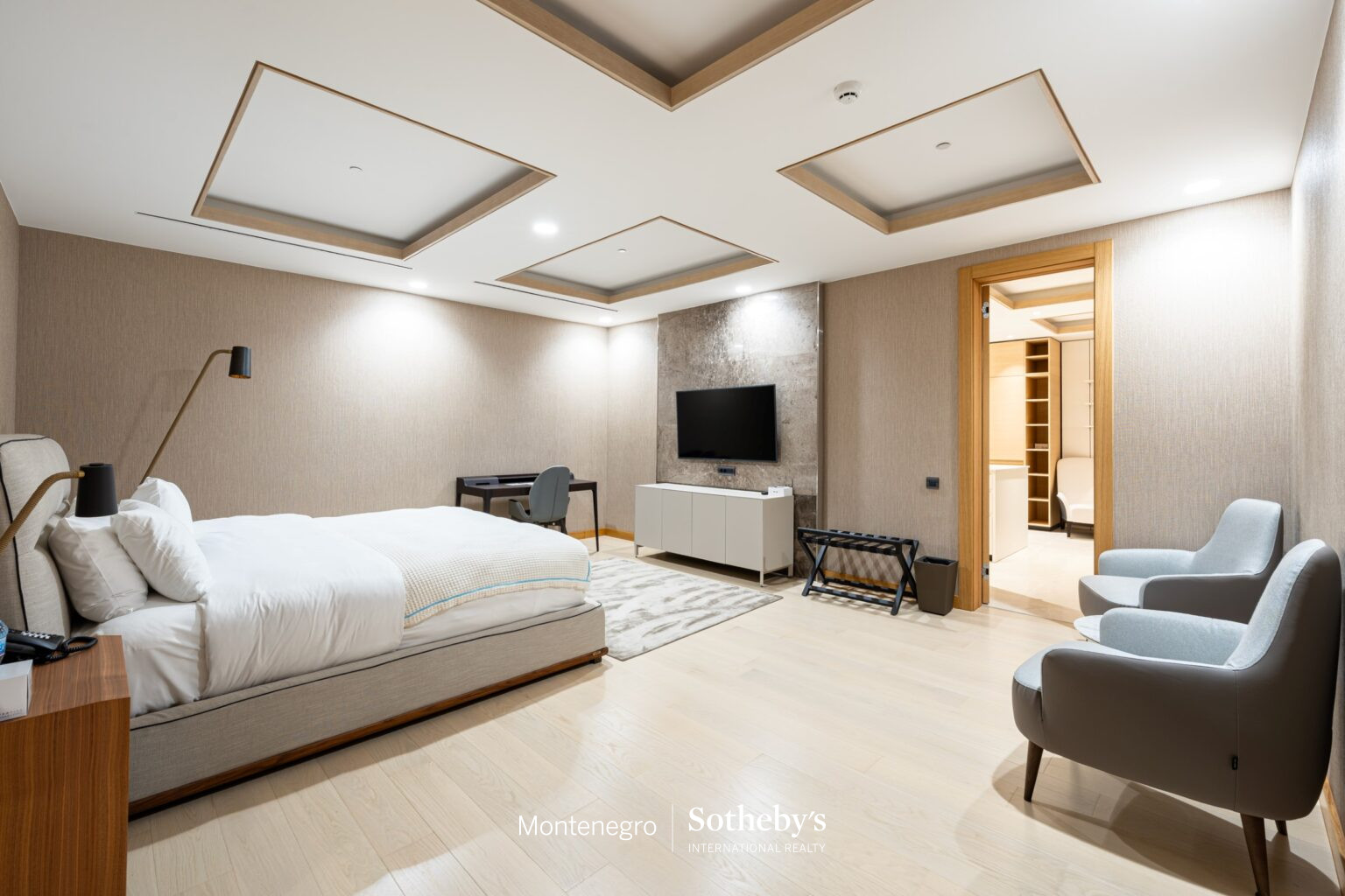 Premium Five-Bedroom Apartment Tivat