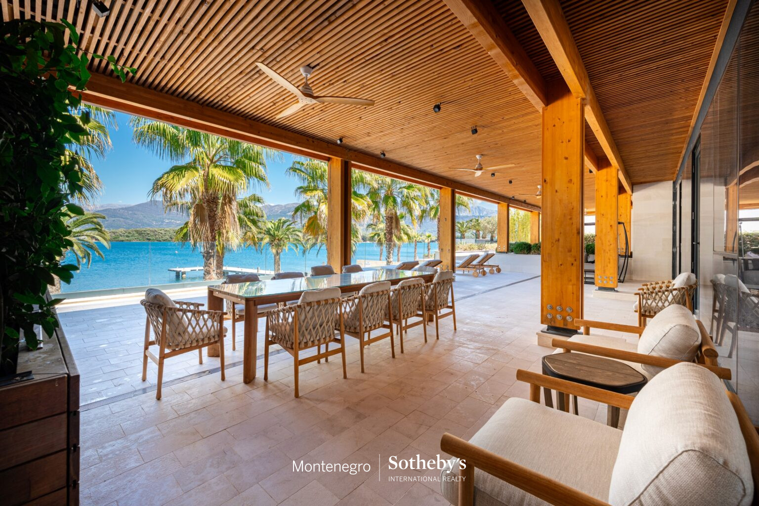 Premium Five-Bedroom Apartment Tivat