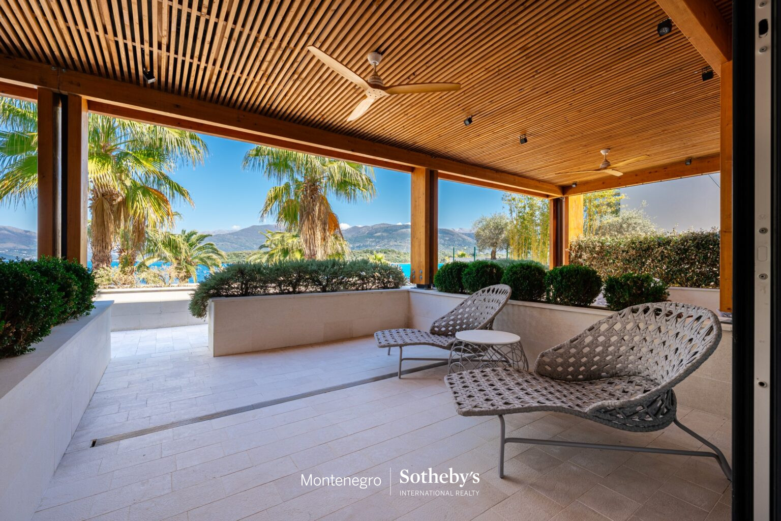 Premium Five-Bedroom Apartment Tivat