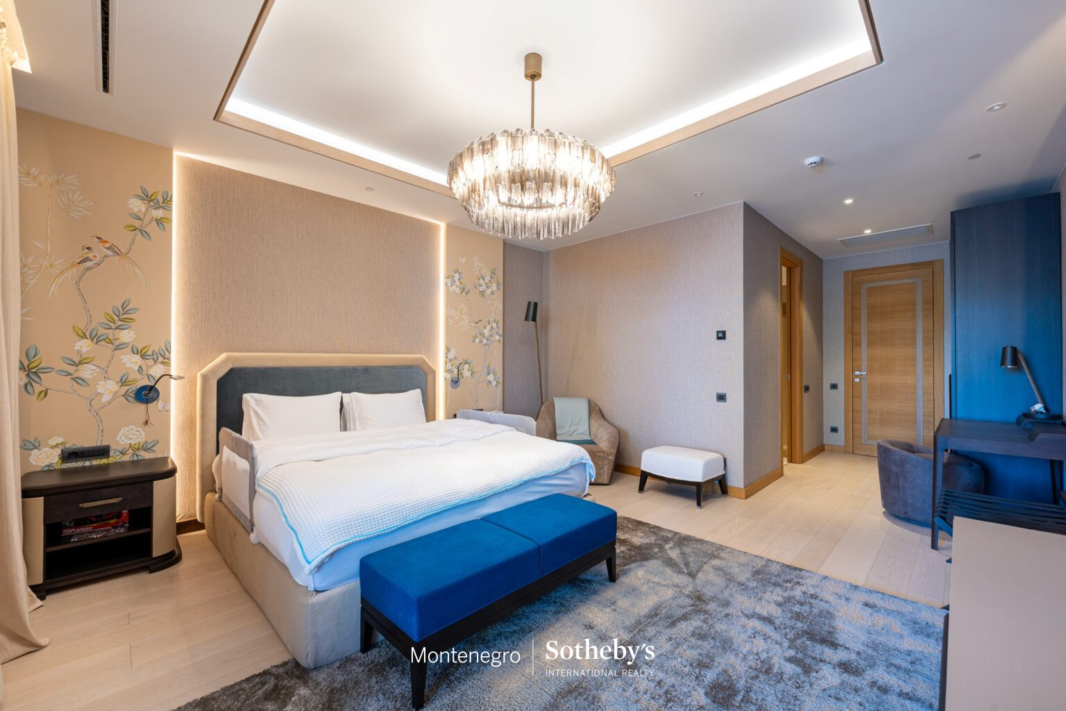 Premium Five-Bedroom Apartment Tivat