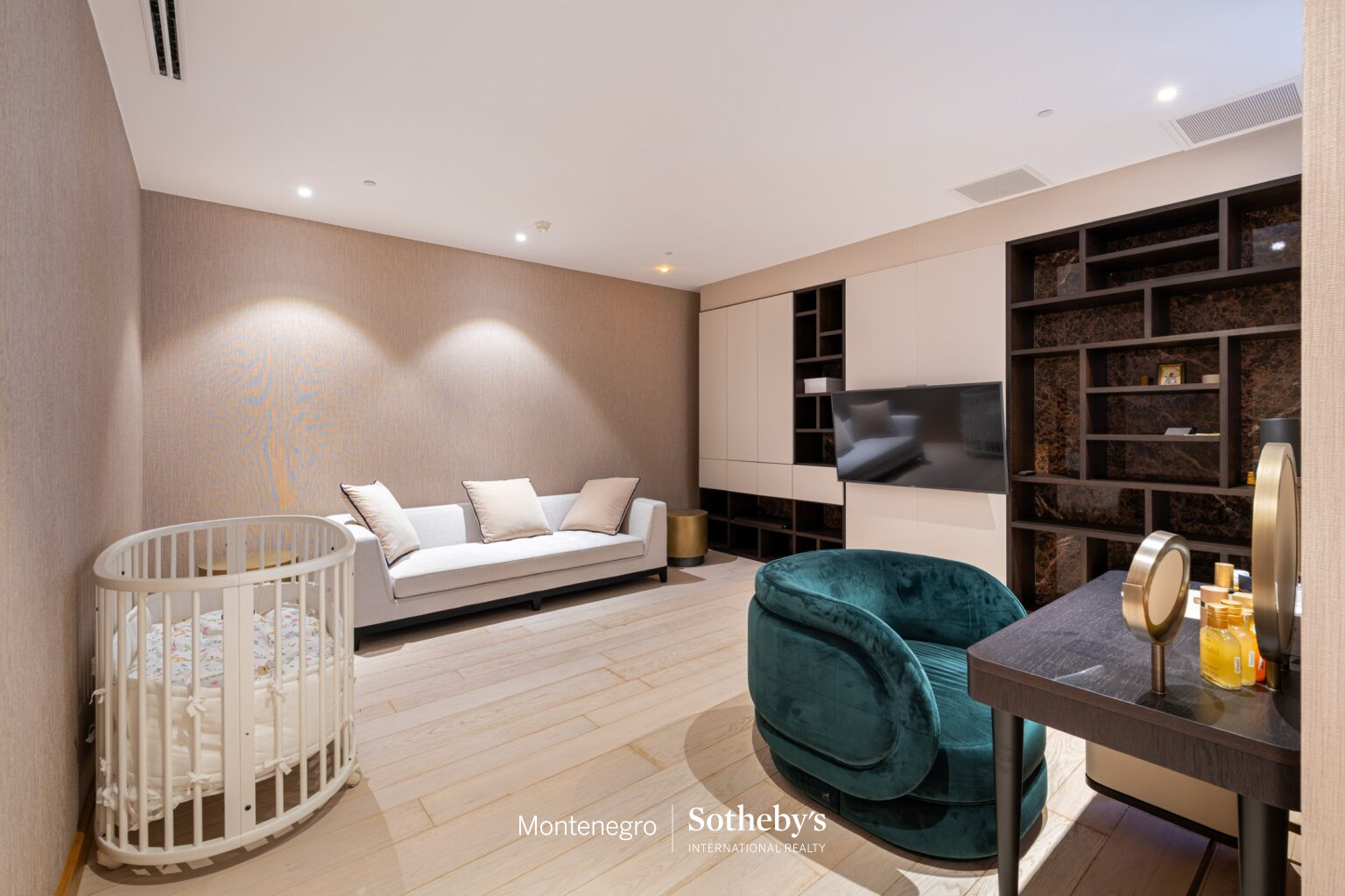 Premium Five-Bedroom Apartment Tivat