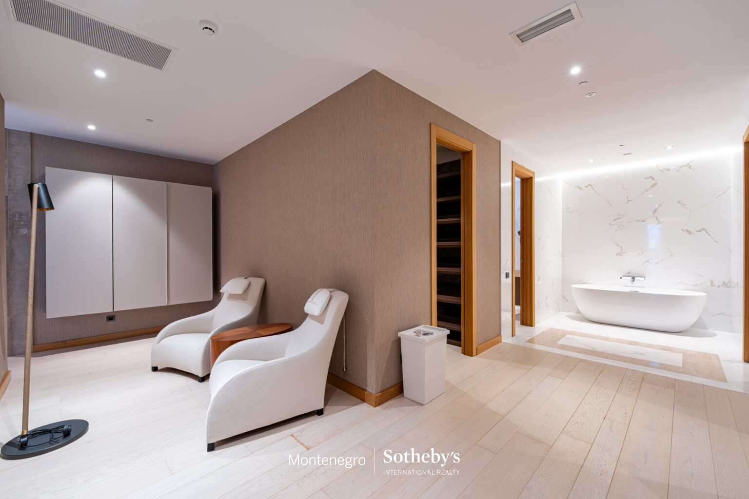 Premium Five-Bedroom Apartment Tivat