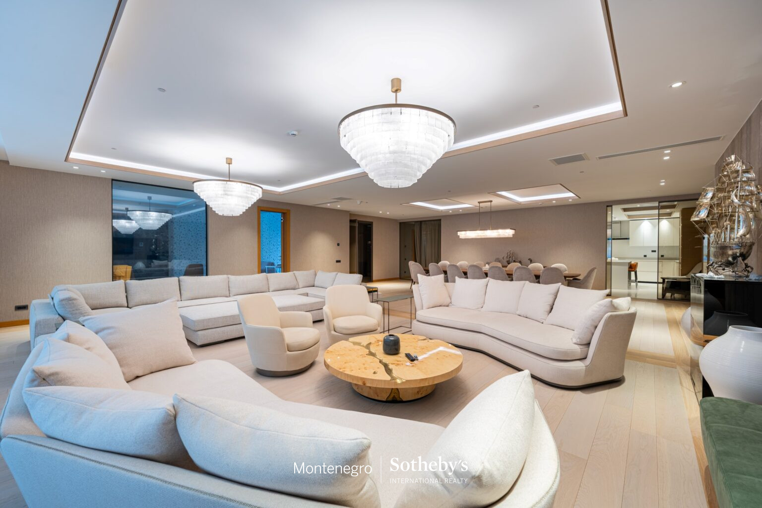 Premium Five-Bedroom Apartment Tivat