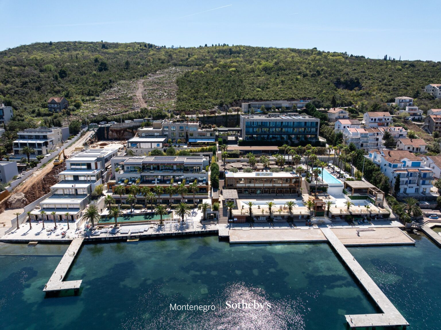 Premium Five-Bedroom Apartment Tivat