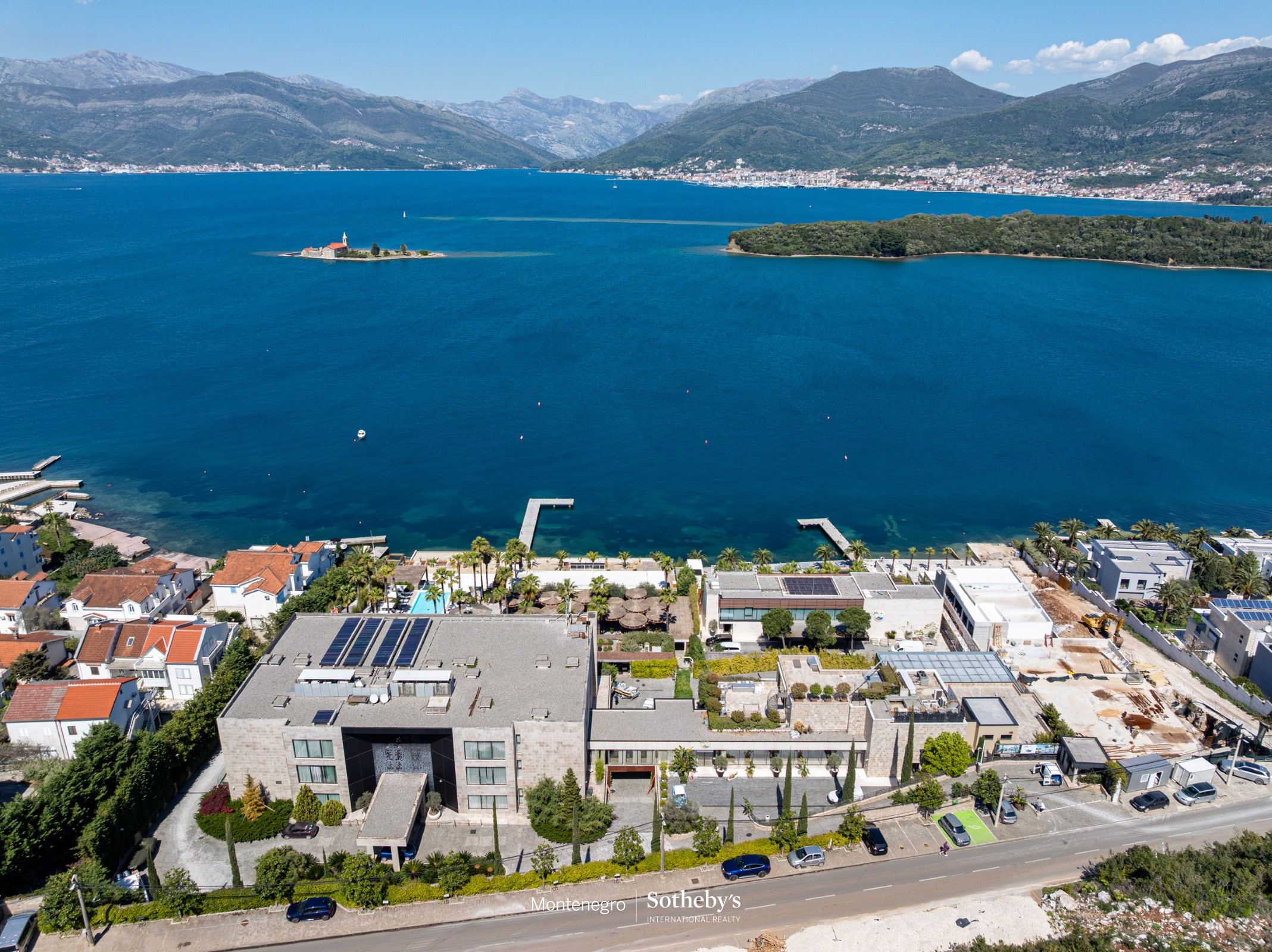 Premium Five-Bedroom Apartment Tivat