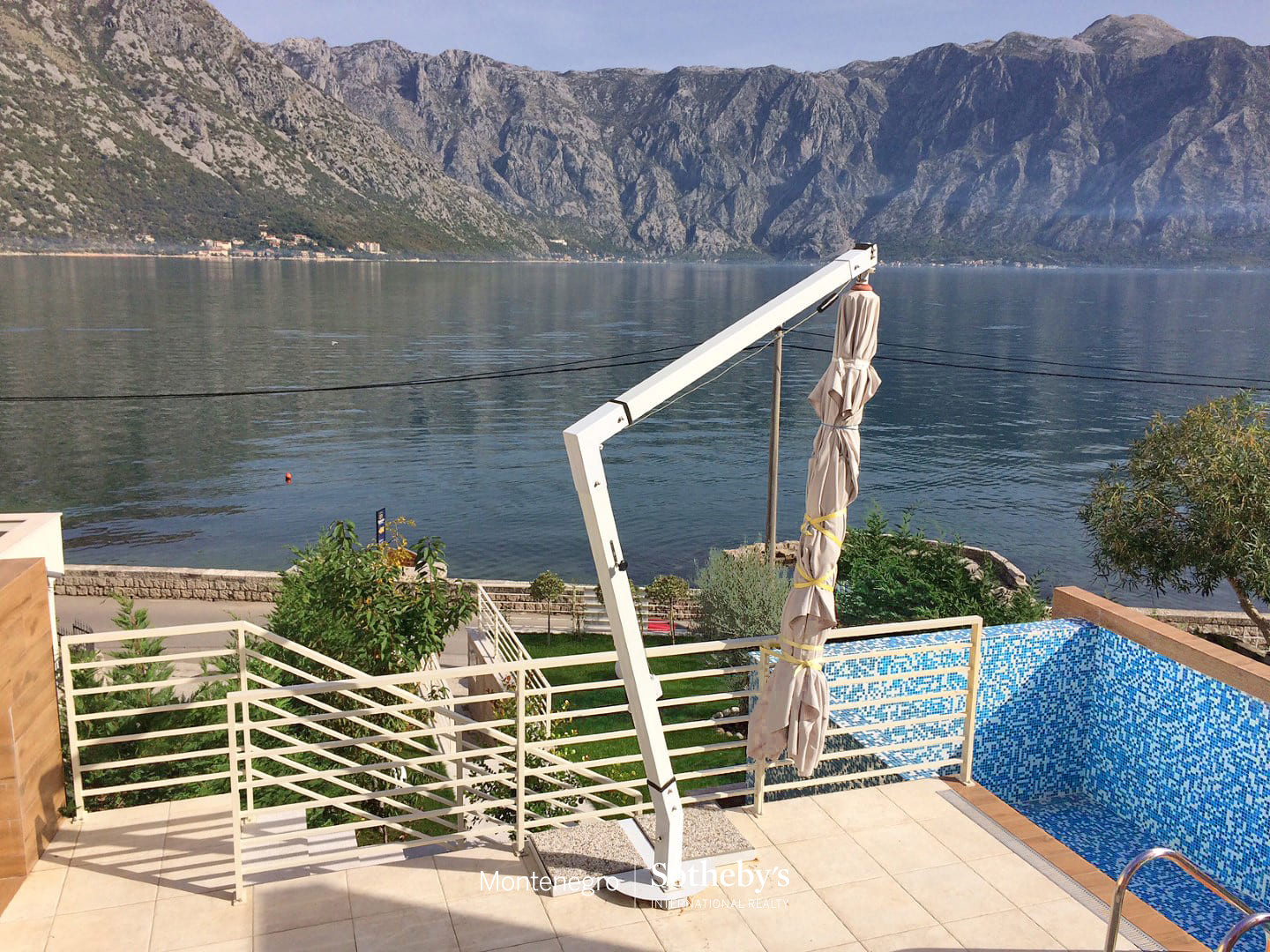 Waterfront Modern Villa Stoliv