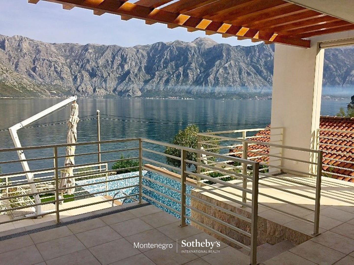 Waterfront Modern Villa Stoliv