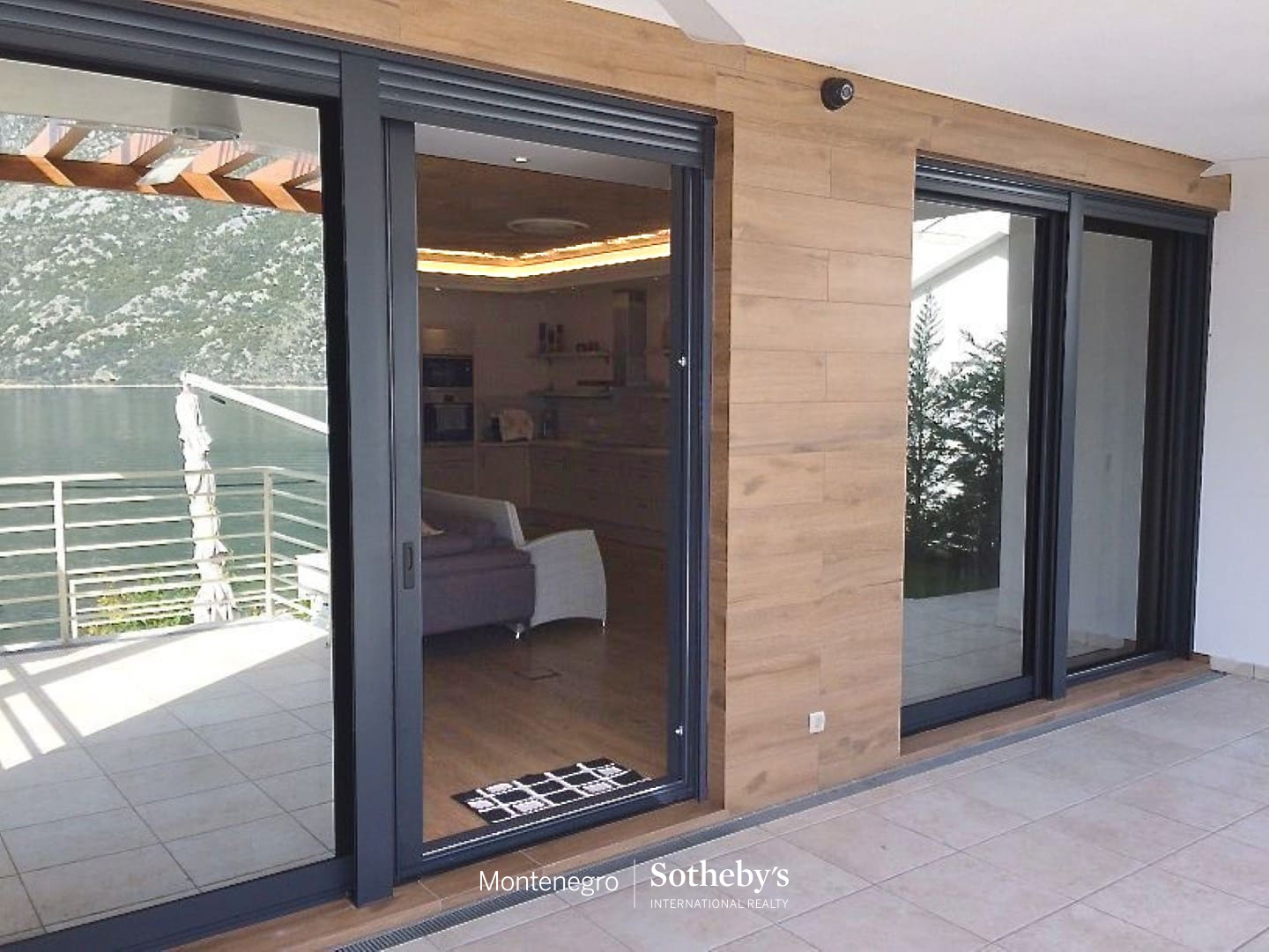 Waterfront Modern Villa Stoliv