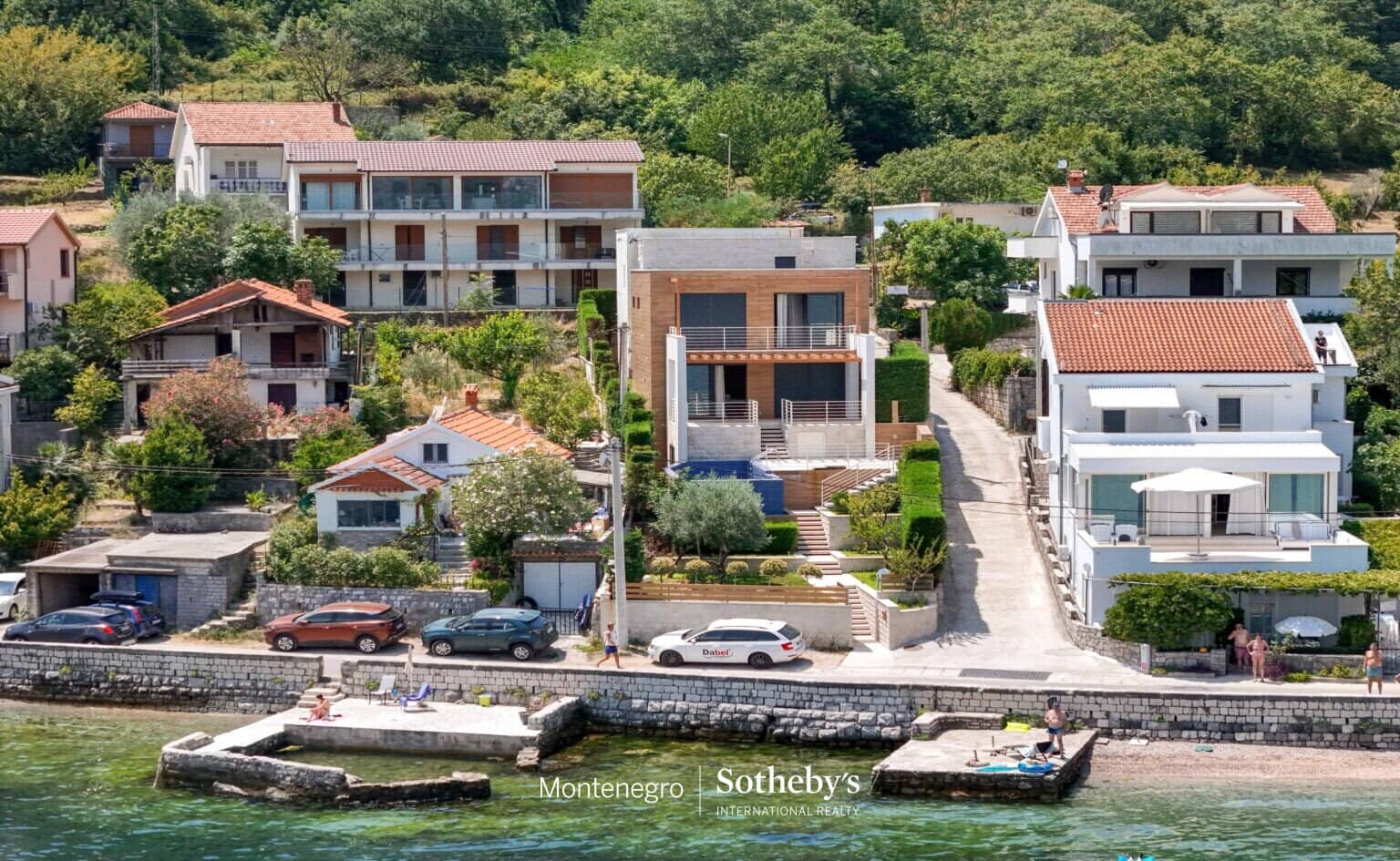 Deniz Kenarındaki Modern Villa Stoliv