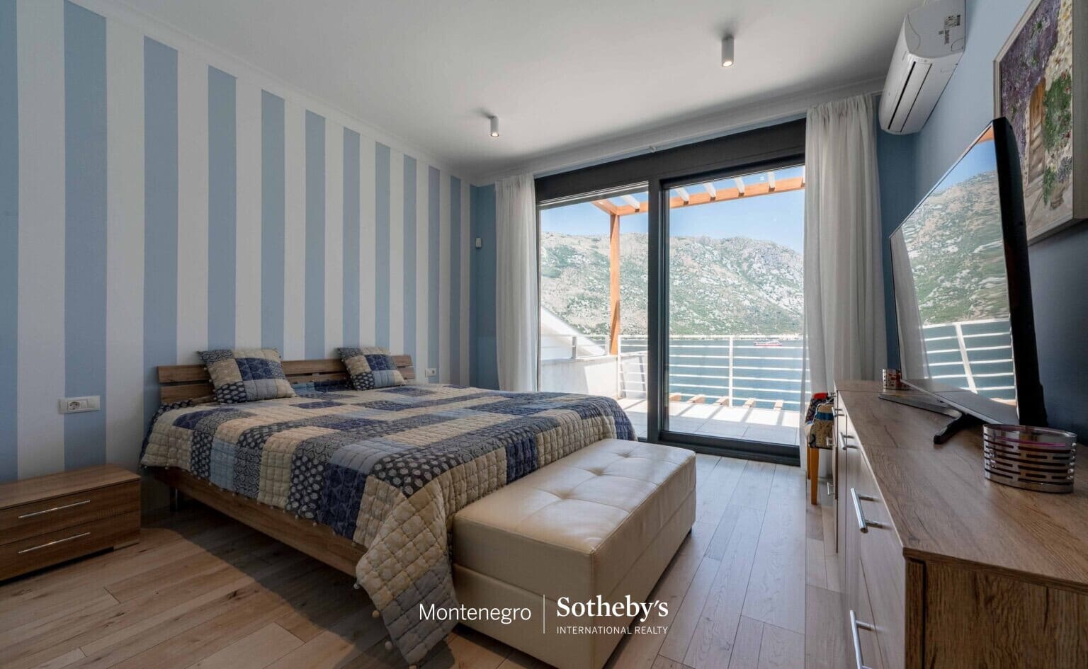Deniz Kenarındaki Modern Villa Stoliv
