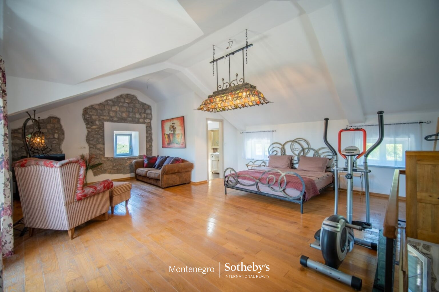 Renovated stone house, Milovići, Tivat