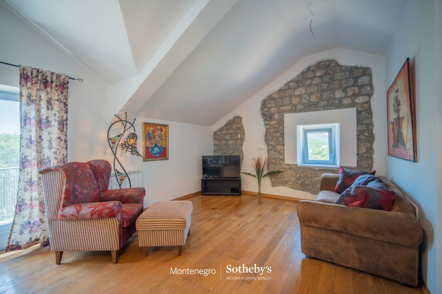 Renovated stone house, Milovići, Tivat