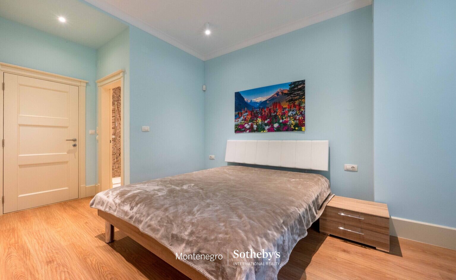 Deniz Kenarındaki Modern Villa Stoliv