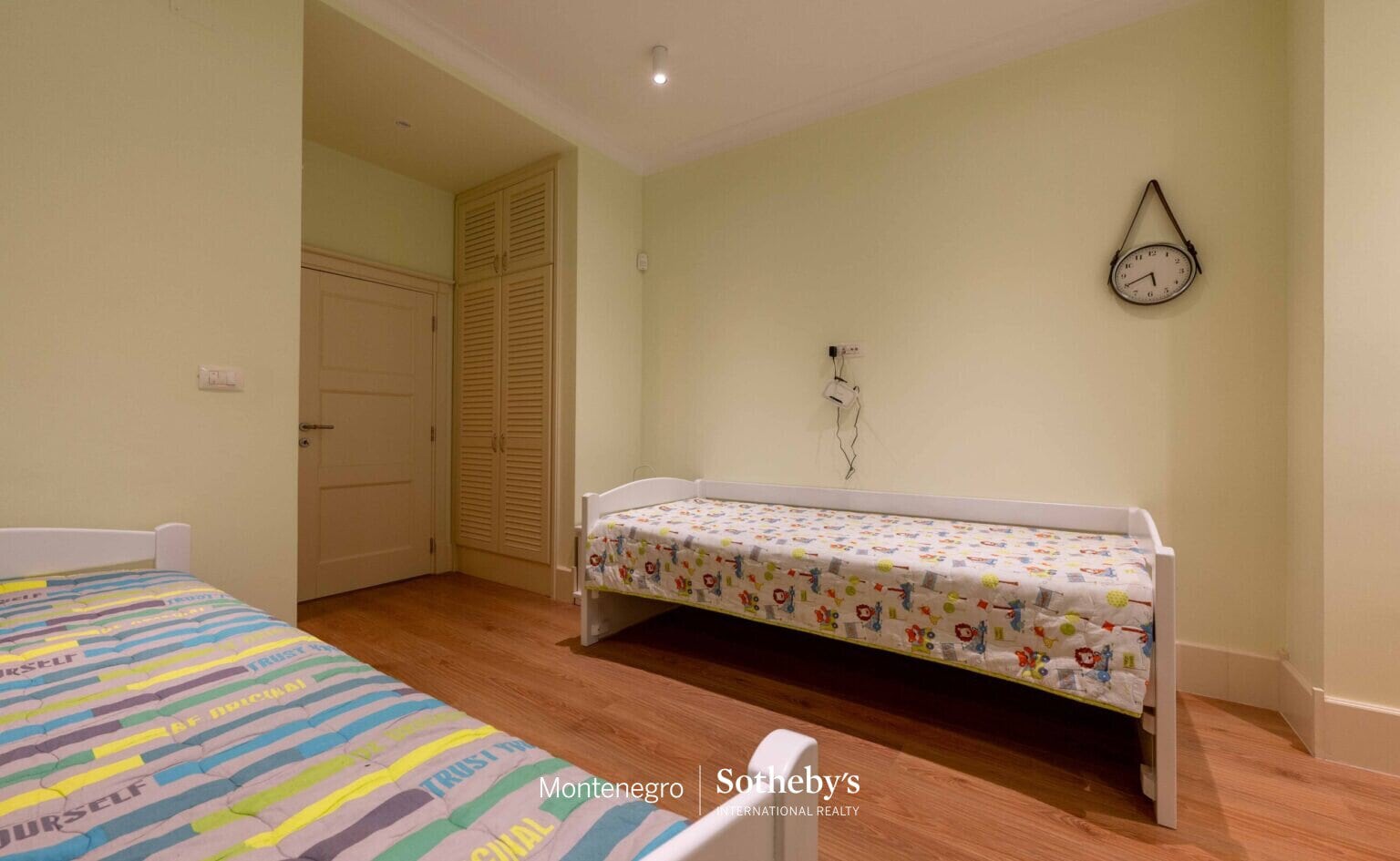 Deniz Kenarındaki Modern Villa Stoliv