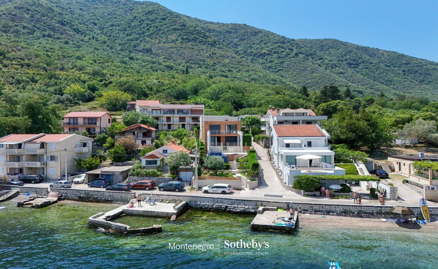 Deniz Kenarındaki Modern Villa Stoliv