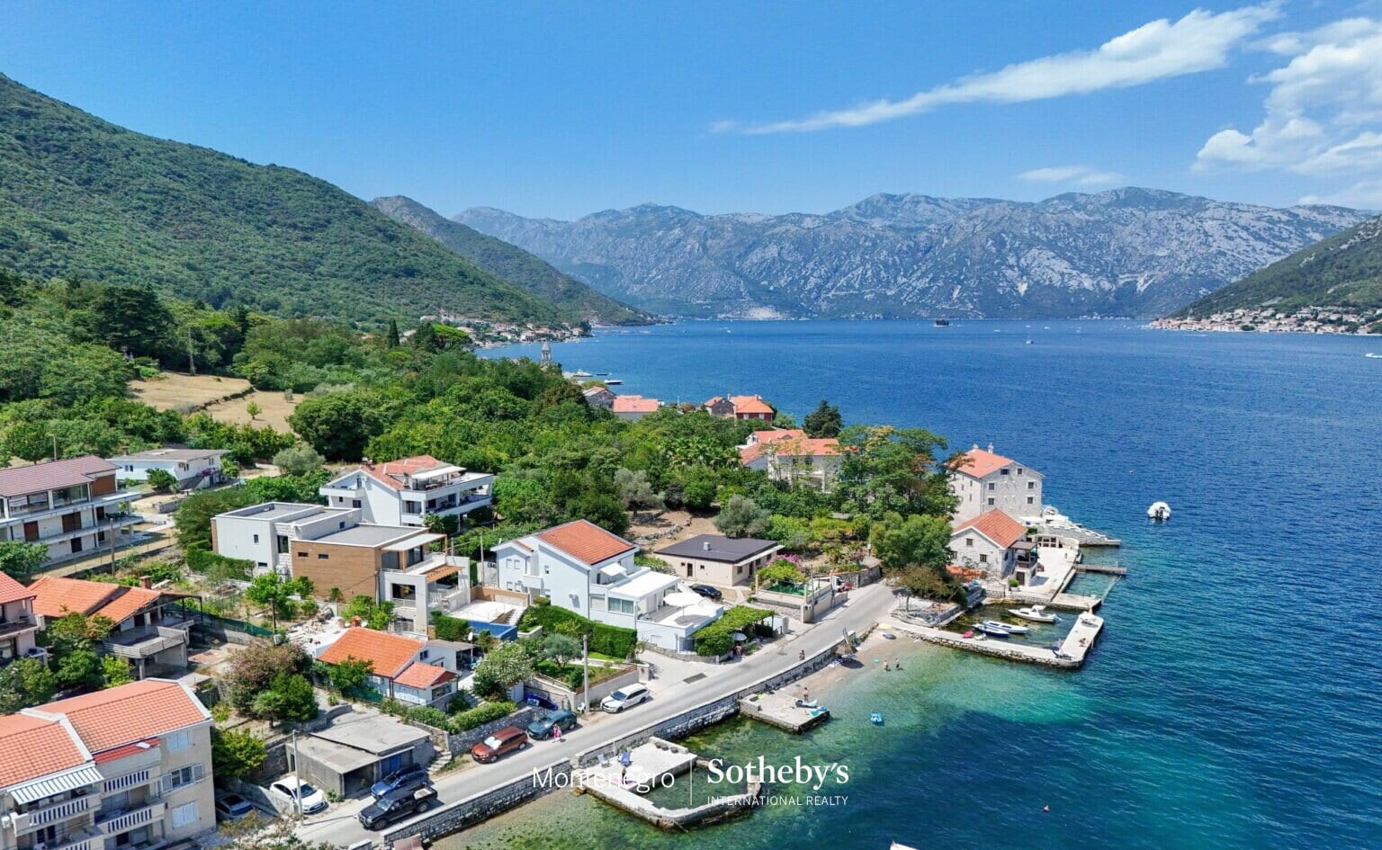 Deniz Kenarındaki Modern Villa Stoliv
