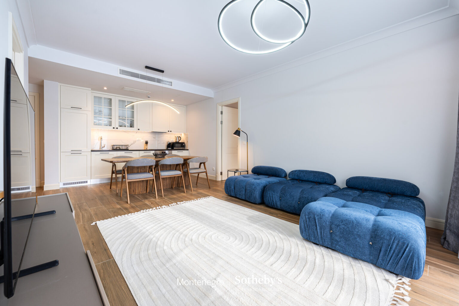 Luxury Two Bedroom Apartment In Centrale