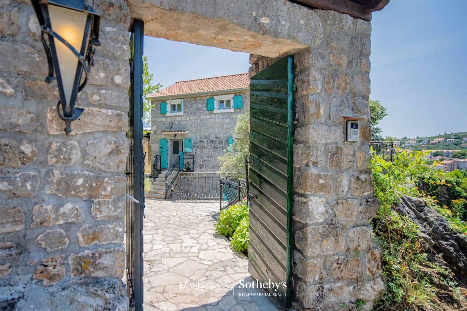 Renovated stone house, Milovići, Tivat