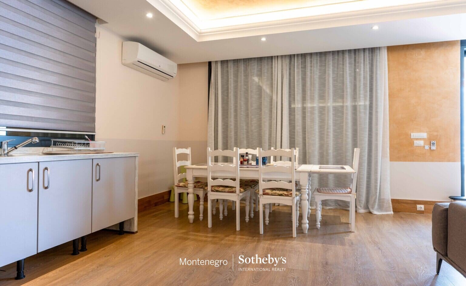 Deniz Kenarındaki Modern Villa Stoliv