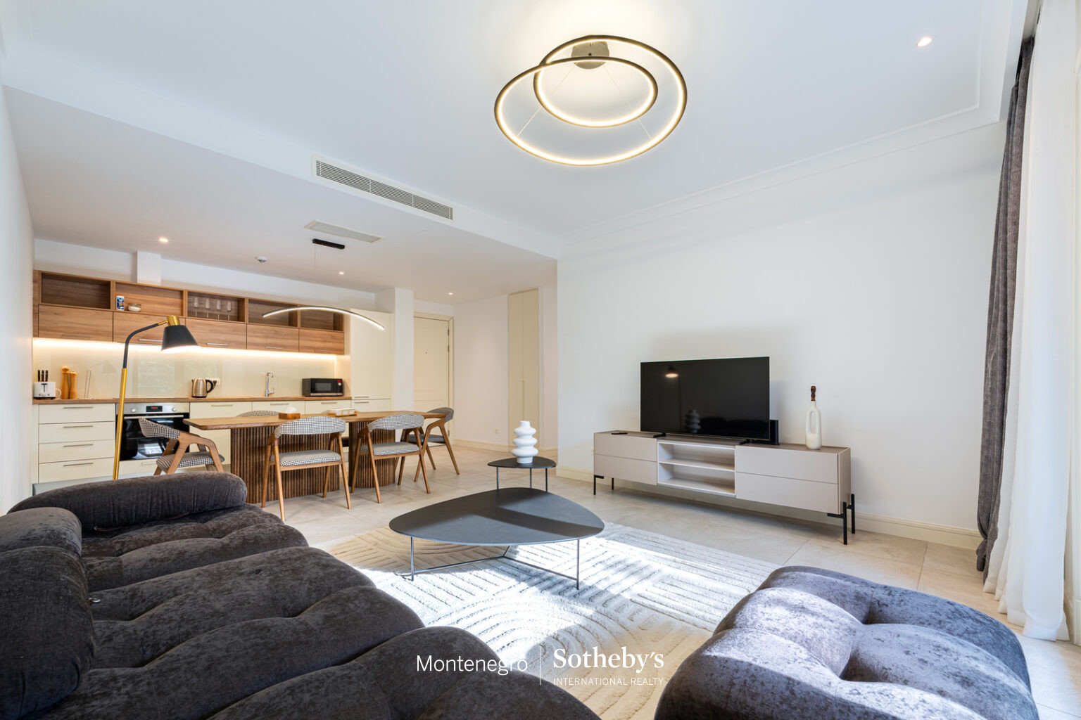 Modern Two Bedroom Apartment Centrale
