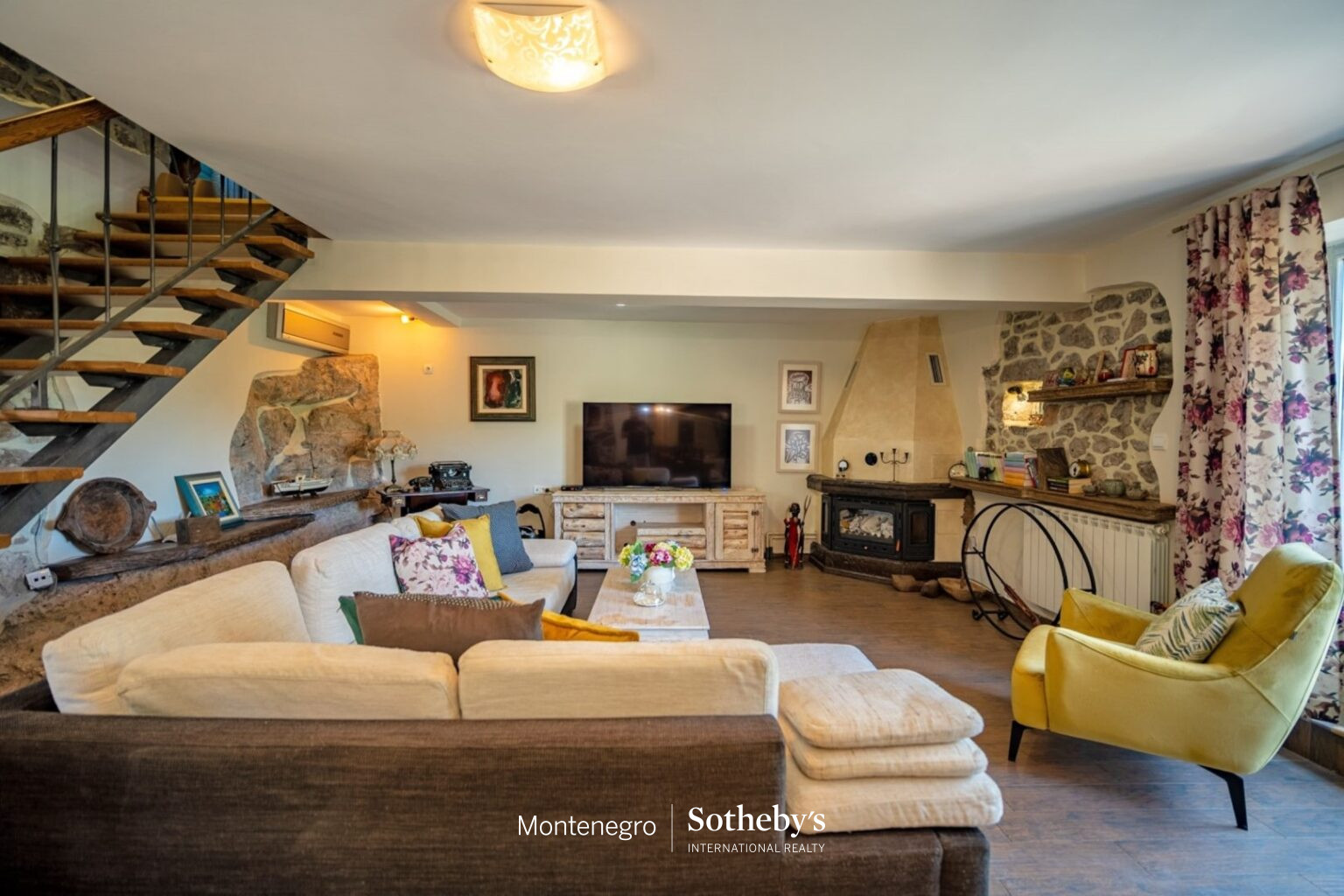 Renovated stone house, Milovići, Tivat