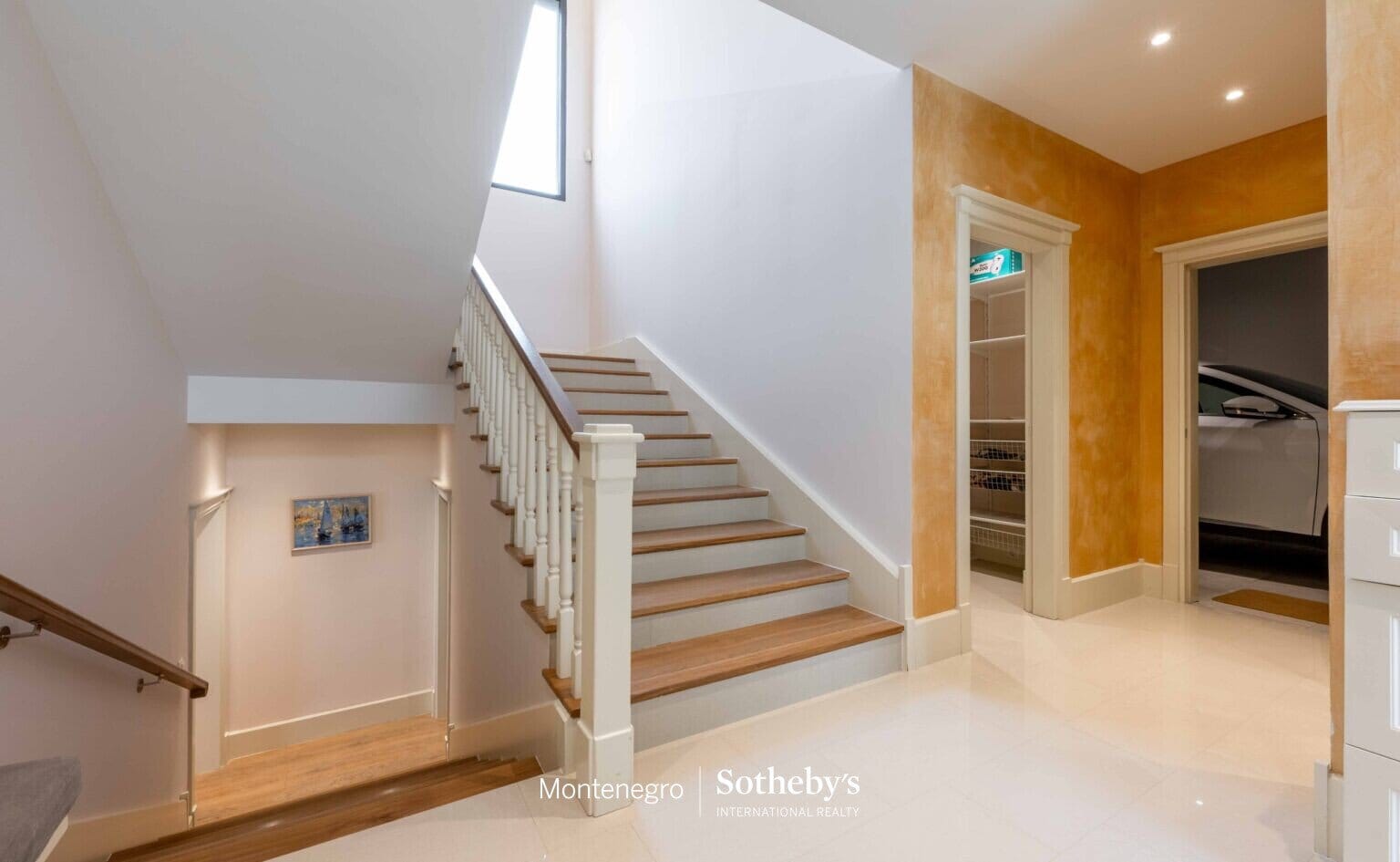 Deniz Kenarındaki Modern Villa Stoliv