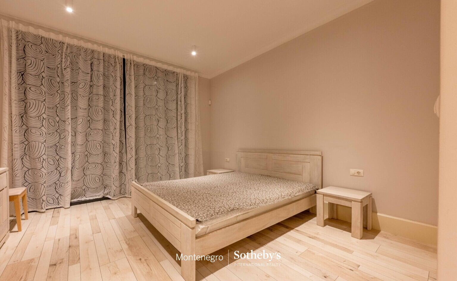 Deniz Kenarındaki Modern Villa Stoliv