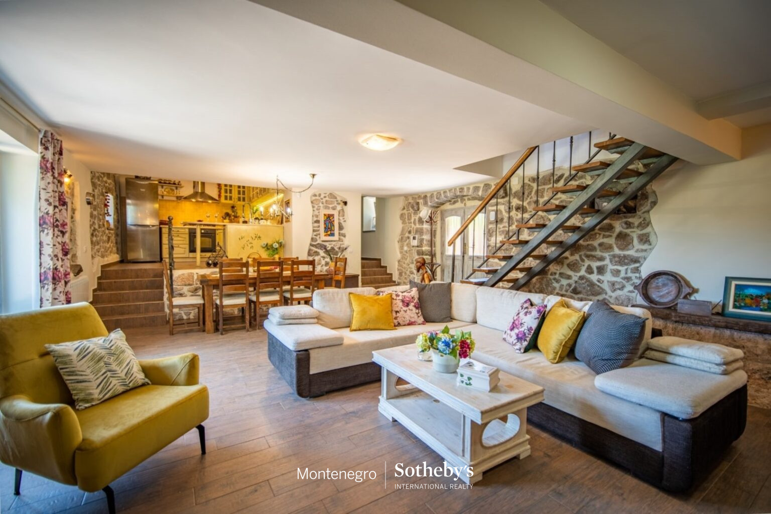Renovated stone house, Milovići, Tivat