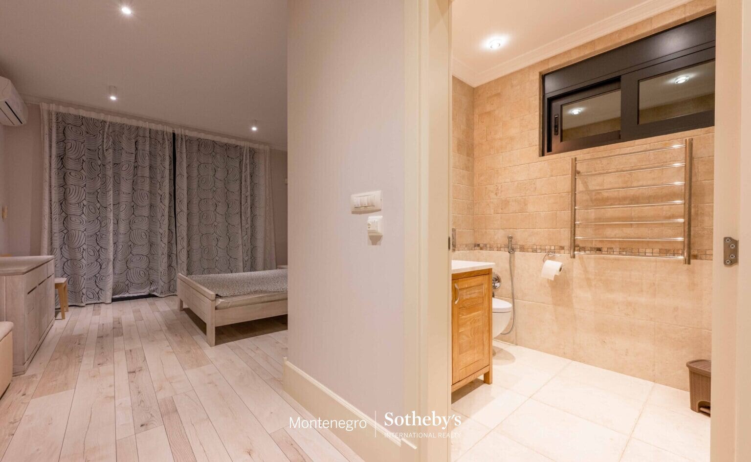 Deniz Kenarındaki Modern Villa Stoliv