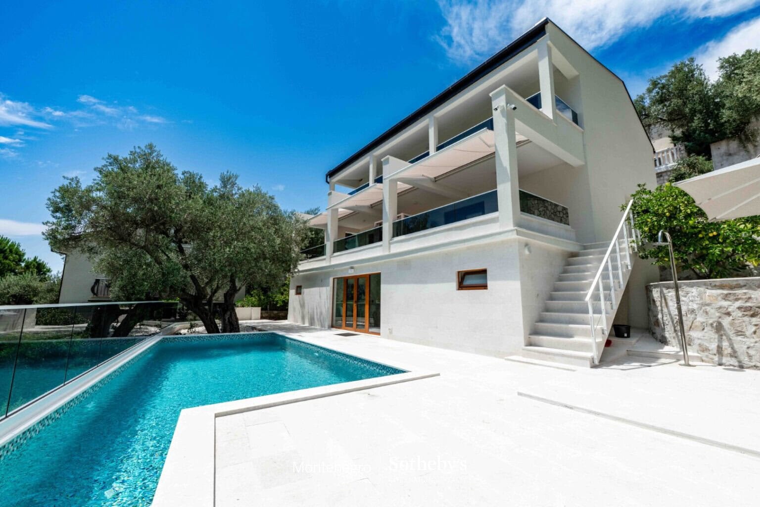 Contemporary villa Rijeka Rezevici