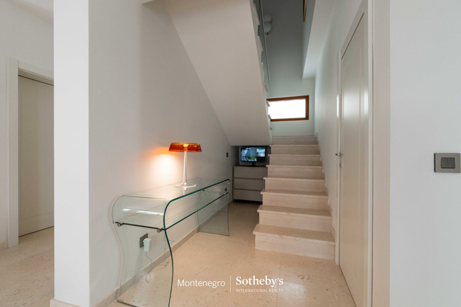 Contemporary villa Rijeka Rezevici